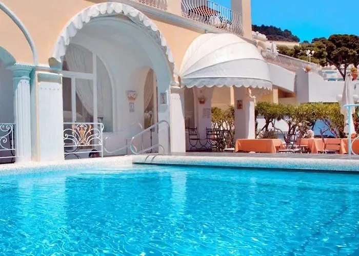 Sina Flora 酒店 4*