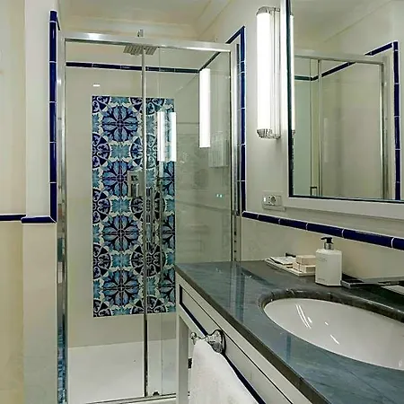 Sina Flora Hotel