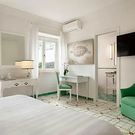 Hotel Sina Flora 4*