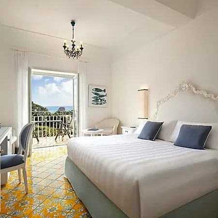 Sina Flora Hotel 4*
