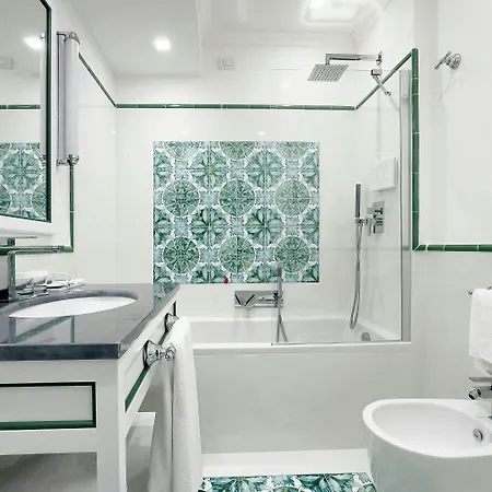 Sina Flora Hotel 4*