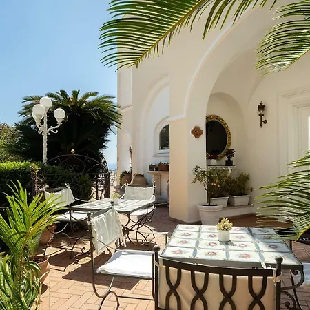 Sina Flora Hotel 4*