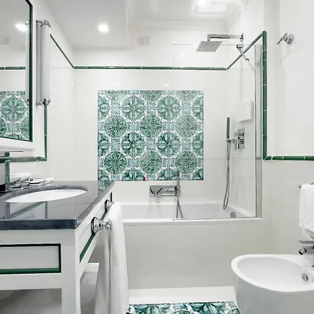 酒店 Sina Flora 4*