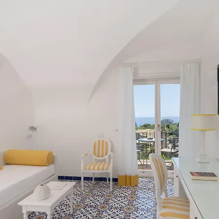 Sina Flora Hotel 4*