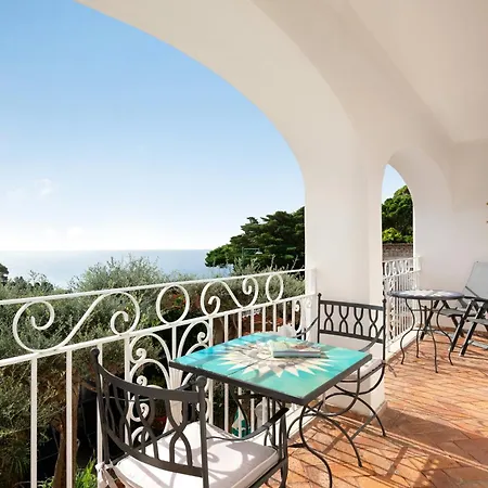Sina Flora Hotel 4*